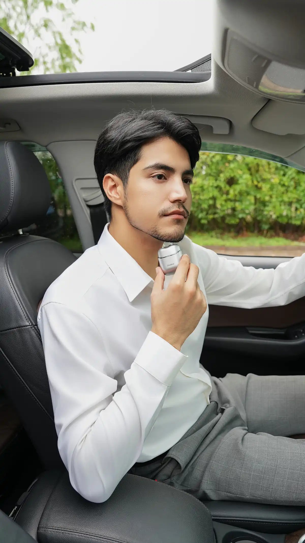 Gaabor Silver Pocket Electric Shaver and Razor for Men ER-T01A